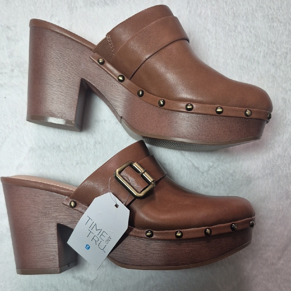 Time and Tru Women's Brown Buckle Heeled Clog - Picture 4 of 7